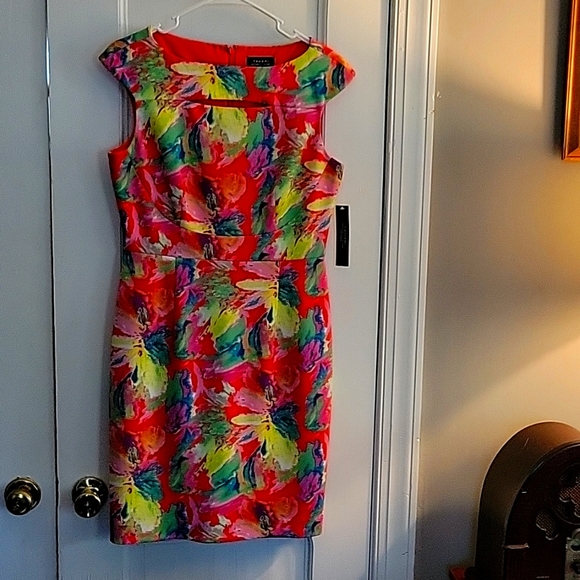 Tahari Dresses & Skirts - Tahari Dress